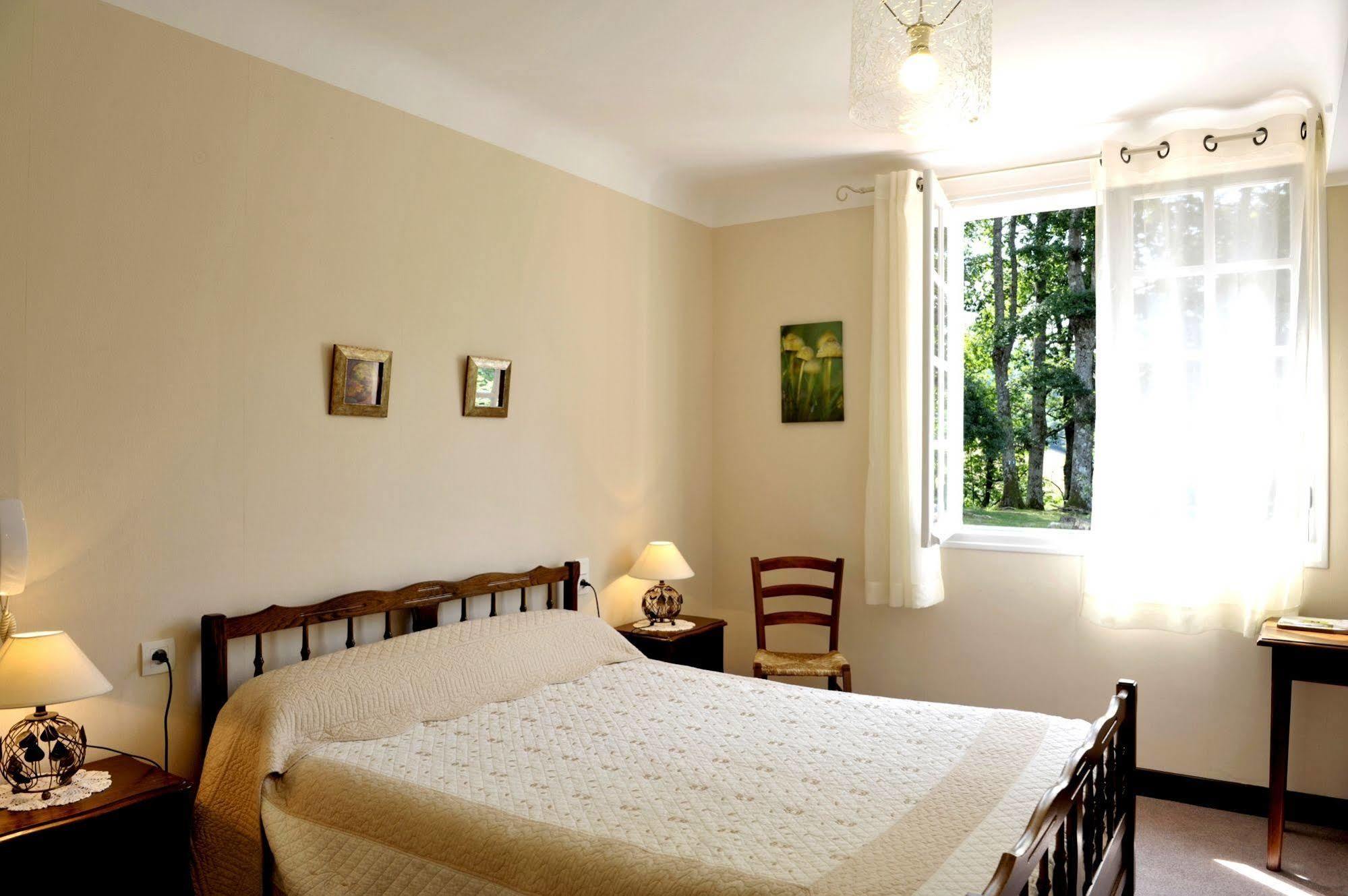 Logis Hotel St Sylvestre Aldudes 外观 照片
