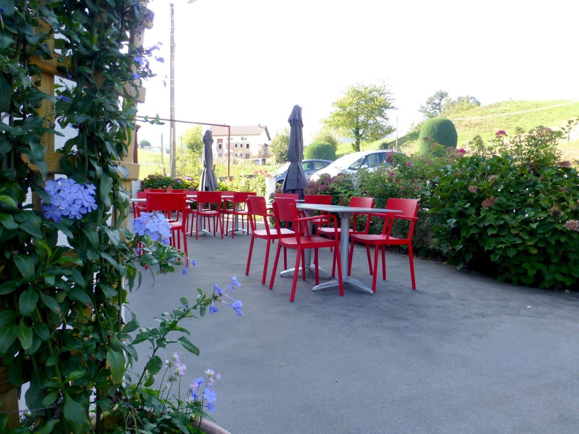 Logis Hotel St Sylvestre Aldudes 外观 照片